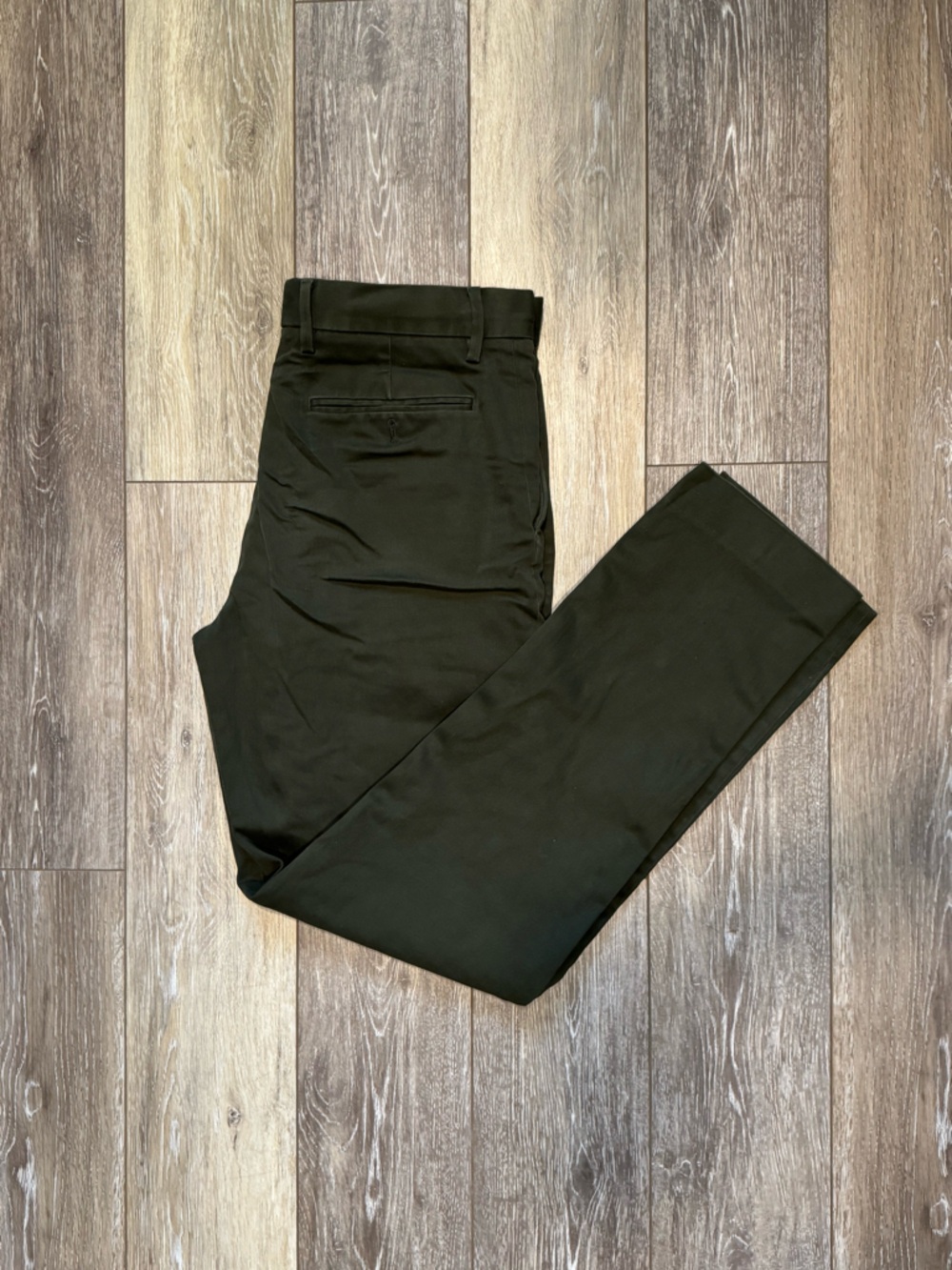 Banana Republic Men's Olive Green Chino Pants 33x34
